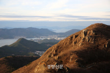 몽돌, 파도, 바람의 ASMR···신선이 노닐던 큰 섬, 거제