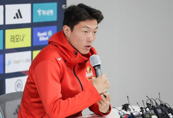 축구 선수 황의조, 불법 촬영 혐의 1심에서 집행유예 선고, 피해자 측 흉측한 판결 주장과 항소 의사 표명