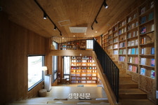 전주는 한옥마을만 안다고요? 떠오르는 ‘핫플’ 도서관 여행 어때요