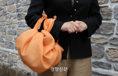 포장재로 가방으로…친환경 럭셔리 아이템의 재발견, 보자기