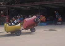 포천 테마파크 ‘깡통기차’ 뒤집혀…세살 쌍둥이와 엄마 ‘끔찍한 부상’