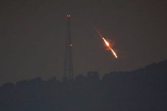 이란, 이스라엘에 보복 공격 시작···“드론·미사일 수십기로 목표물 타격”