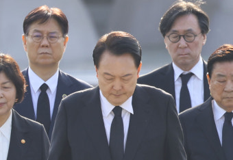 윤 대통령 4·19기념식 불참 논란에 대통령실 “문재인도 불참”