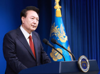 [속보] 윤 대통령 “역대 정부들이 방치한 연금개혁, 임기 안에 할 것”