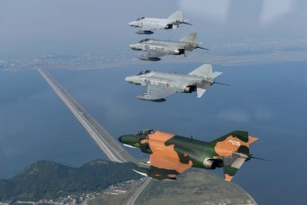 ‘방위성금 헌납기’ F-4 팬텀, 퇴역 앞두고 고별 전국순례 비행