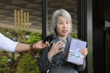 검찰, ‘김건희 여사 책 발견’ 주민 참고인 조사···‘김 여사 수사’ 속도