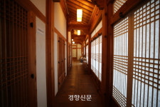 도서관에서 캠핑하고 음악 감상하고···책과 함께하는 가족나들이 ‘수도권 이색 도서관’