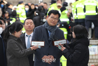 [속보]법원, ‘돈봉투 의혹’ 송영길 보석 허가···1차 땐 불허