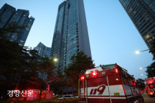 용산 아파트 화재[경향포토]