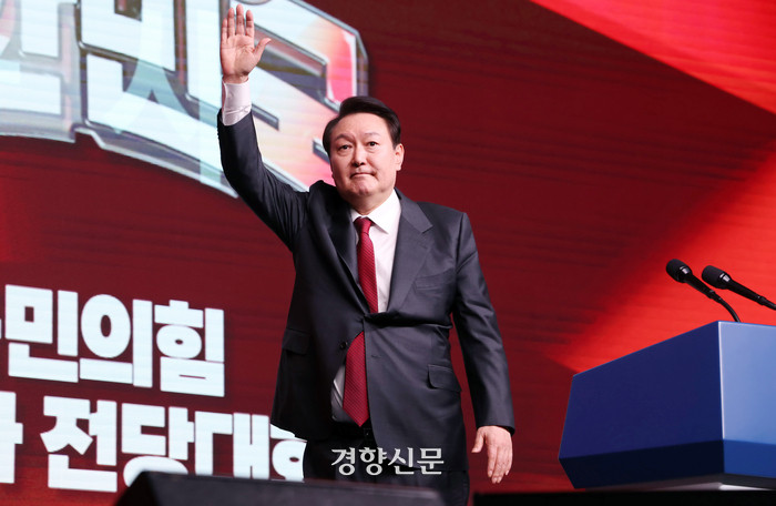 국민의힘 전당대회, 안철수 의원 김문수 전 장관과 한동훈 전 대표 동반 출마 촉구에 관심 쏠려