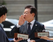 연임 뜻 굳힌 이재명, ‘방탄용’ 비판 정면 돌파 시도…중도층 이탈은 숙제