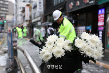 ‘시청역 차량 돌진’ 목격 상인 “영상 보니 가게 왔던 손님 같은데···가슴 착잡”[시청역 돌진 사고]