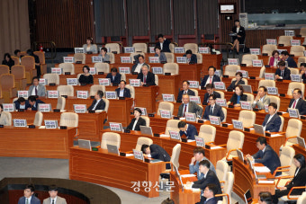 [속보] 대정부질문 중 국회 본회의 파행···채 상병 특검법 상정도 연기