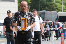 “내 새끼 어디 갔니…” 화성 화재 참사 영정·위패 안치[현장 화보]