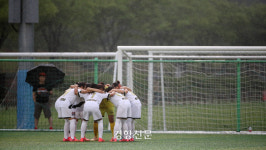 ‘선수될 결심? 축구에 진심!’…창원 명서초 여자축구부[포토 다큐]