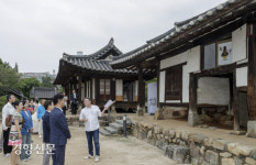 세이버스코리아, K-헤리티지 아트전, 반아호연’ 전시회 개최[경향포토]
