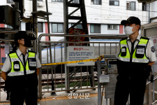통제되는 구로역 사고현장