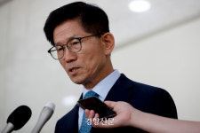 [단독] 김문수, 도지사 때 본인 정책이던 ‘생활임금 조례’ 거부권 행사