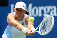 씨름·‘랭킹 1위’ 시비옹테크의 코리아오픈·1000만 관중 앞둔 야구·K리그 선두 싸움까지 ‘뜨거운 추석’