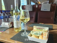 와인과 함께하는 낭만의 기차여행… ‘소멸위기’ 지역을 살린다[타보니]