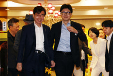 한동훈, 친한계와 만찬…“특검법 이탈표 우리 쪽 아니다”