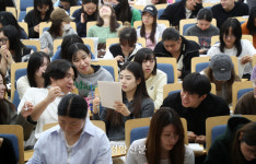 “당신은 내 마음속의 별입니다.”[정동길 옆 사진관]