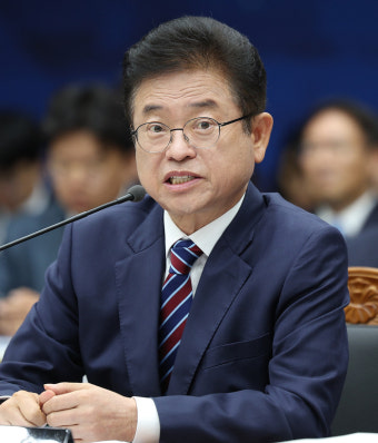 경북도청 앞에 박정희 동상?…박정희·백선엽 동상 국감서 질타