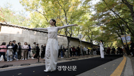 정동길 걸으며 느끼며 즐기며 [정동길 옆 사진관]