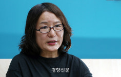 닥치는 대로 일하며, 애들을 먹여 살리려 했던…1970~90년대 ‘여성들의 노동 서사’ [플랫]