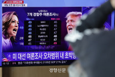 “방위분담금 100억 달러 얘기도” “동맹국 정신 무시”···‘트럼프 2기’ 우려하는 여권