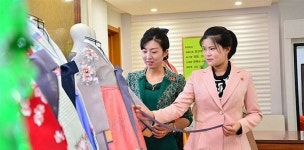 유네스코 유산 등재 앞둔 북한 ‘조선옷’…여성 통제 악용 지적도