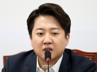 이준석 “윤 대통령 국정운영 ‘0점’···뭐든 할 수 있다는 착각에 정치 다 망가뜨려”