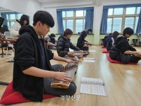 “가야금쌤 내년에도 꼭 오세요!”…모두가 바라는 ‘예술강사’ 파견 사업 중단 위기