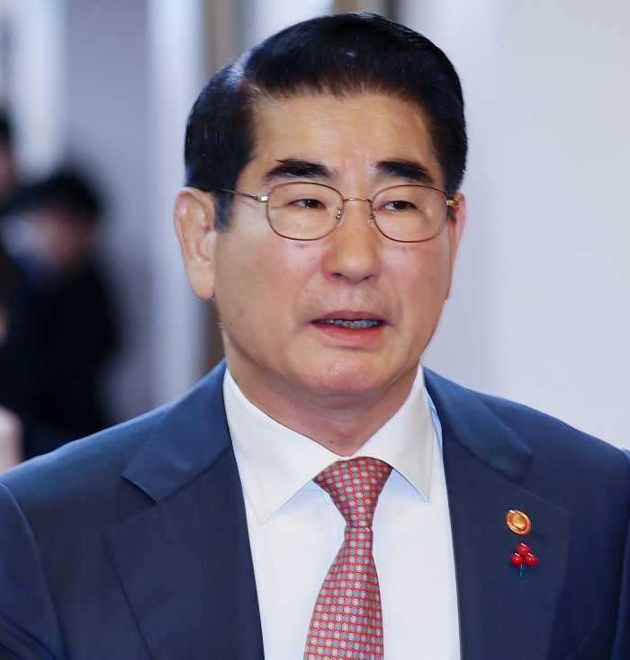 김용현 전 장관 계엄 보고 주장 vs 총리실 부인 논란, 혼란 속에 법 집행 수사 확산