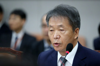 인권위 내부 ‘계엄 직권조사’ 제기에…김용원 상임위원 “엉뚱한 주장 말라”