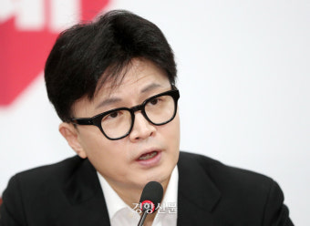 윤석열 대통령, 탄핵 심판 출석 불확실성 계속되는 가운데 헌재 3차~5차 변론 공지하여 논의 지속화