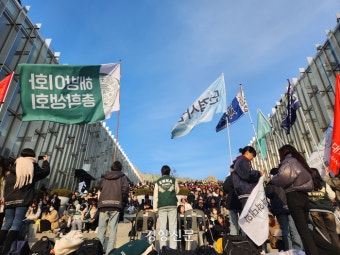 “민주주의 파괴 윤석열 퇴진”…이화여대 대통령 탄핵 요구 학생총회 개최