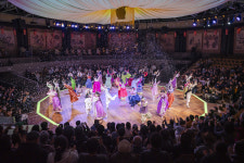 ‘시체 관극’은 당치 않다···커튼콜에 무대 난입하는 마당놀이의 매력