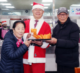 무료 급식소 이용하는 칠곡 어르신들 “더 어려운 이웃 도우라” 110만원 기부