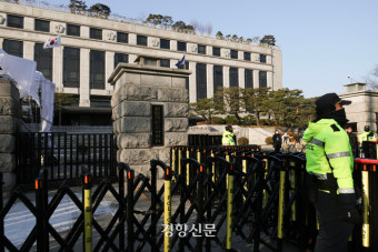 한국 헌재, 한덕수 국무총리 탄핵심판 기각하여 청구 기준 국회 의결 정족수 등 쟁점화