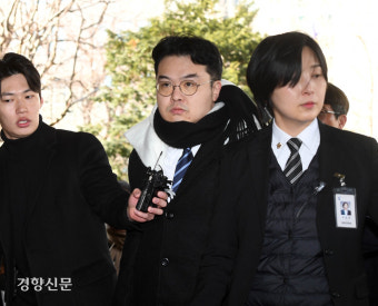 [속보]윤석열, 구속심사 출석…포토라인 피해 법원 지하주차장으로