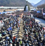 달집 ‘활활’ 액운 ‘훌훌’…경북 청도로 전국 최대 ‘달집태우기’ 보러오세요