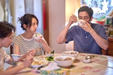 밥 먹는 것도 꼴 보기 싫은 ‘내 편’에게[오마주]