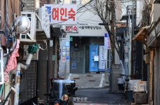 정부, 지난해 기초생활수급자 예산 6000억 넘게 덜 썼다