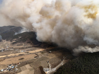 [속보]의성 산불, 하회마을·병산서원도 위협···안동 길안면 이어 풍천면까지 확산