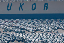 KB금융, 중소기업과 소상공인 대상 금융 지원 늘린다