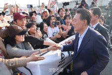 [사설]“새 길 찾겠다”며 사저로 간 윤석열, ‘막후정치’ 망상 거두라