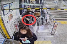 “지하철 가방 조심!”…사라진 줄 알았던 지하철 소매치기, 2년간 587건 발생