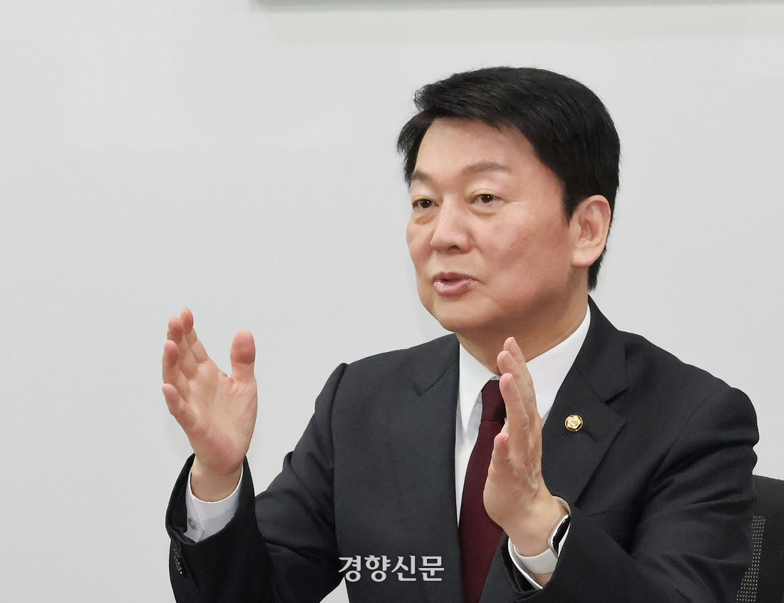 국민의힘 내부, 윤석열 전 대통령에게 탈당 권고 분위기 형성