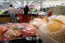 의무휴업은? 영업시간 규제는?···대선 앞두고 잔뜩 긴장하는 대형마트